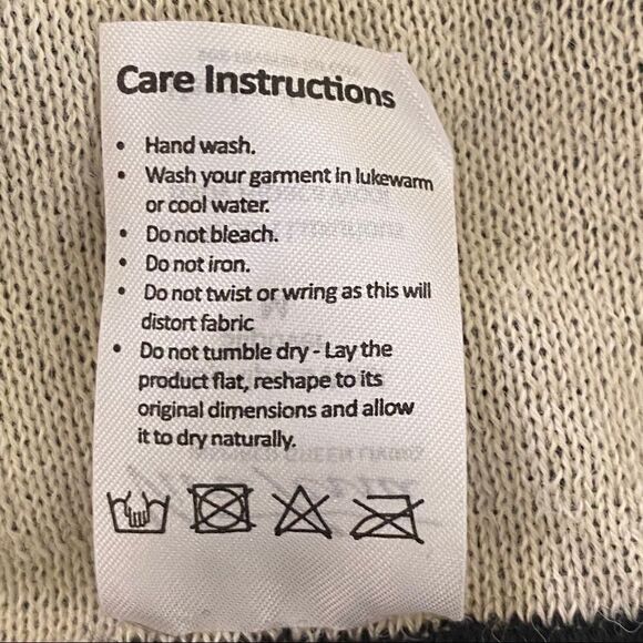 NWT Viva Terra by Indigenous Alpaca wool Black Cream Reversible Cowlneck tank M - Picture 7 of 8